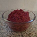 Салат из свеклы в миске