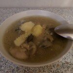 Грибной суп в тарелке